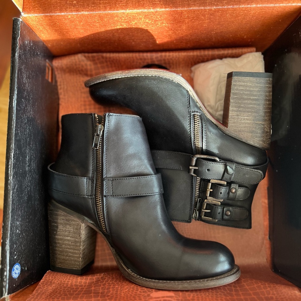 Freebird Bolo NIB Black Leather Ankle Boots